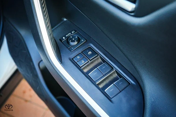 2024 Toyota RAV4 Hybrid Cruiser 2WD image 17