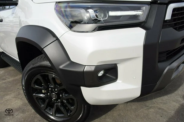 2023 Toyota Hilux 4x4 Rogue image 2