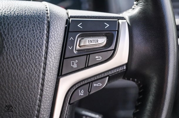 2023 Toyota Prado VX image 15