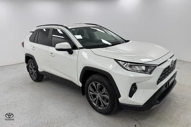 2022 Toyota RAV4 GXL-2WD image 2