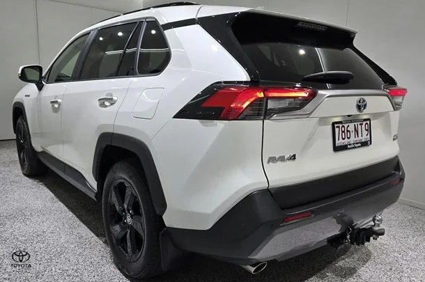 2020 Toyota RAV4 Hybrid Cruiser-AWD image 4
