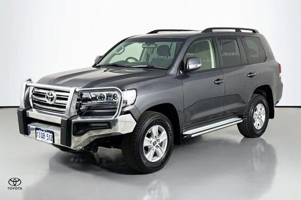 2017 Toyota LANDCRUISER GXL image 4