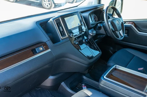 2024 TOYOTA Granvia VX image 7