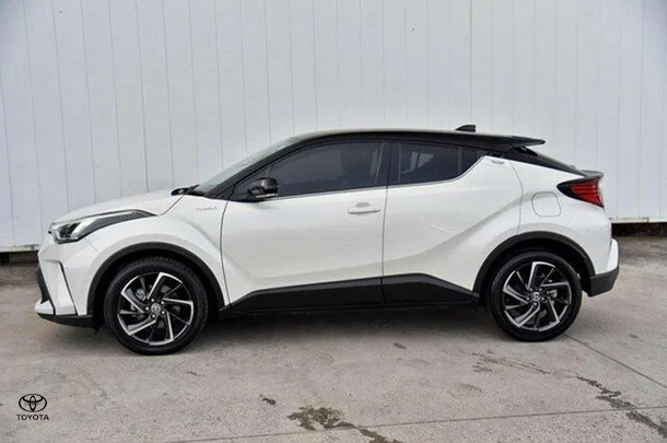 2021 Toyota C-HR Koba AWD image 5