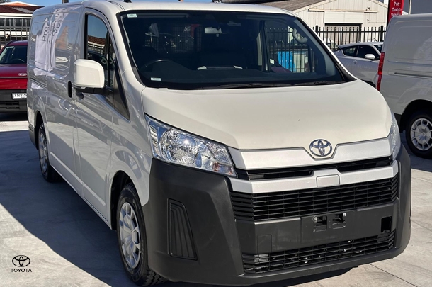 2021 Toyota HiAce LWB image 10