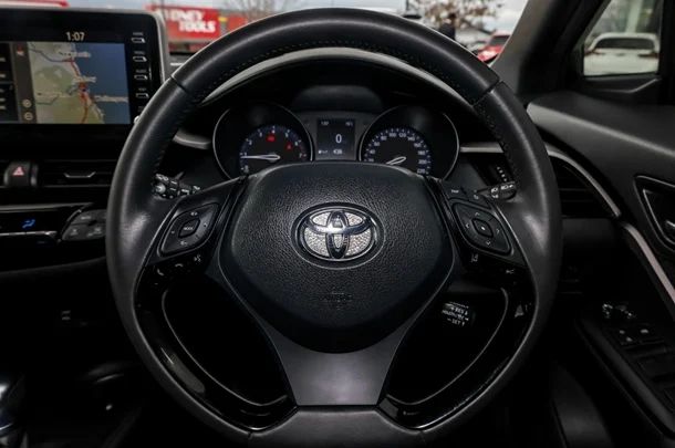 2021 Toyota CH-R GXL AWD image 11