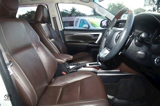 2015 Toyota Fortuner Crusade image 9