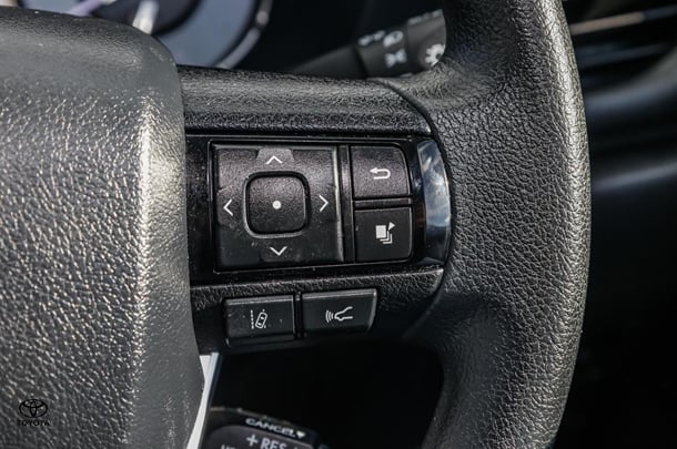 2024 Toyota HILUX SR image 24