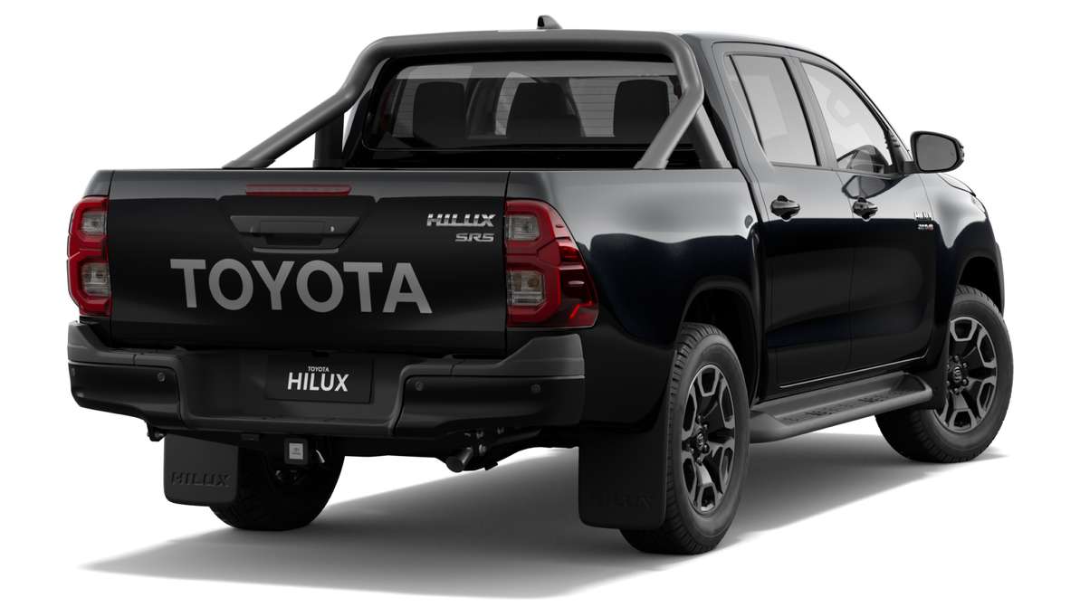 2025 Toyota Hilux 4x4 SR5 48V Double-Cab Pick-Up image 3