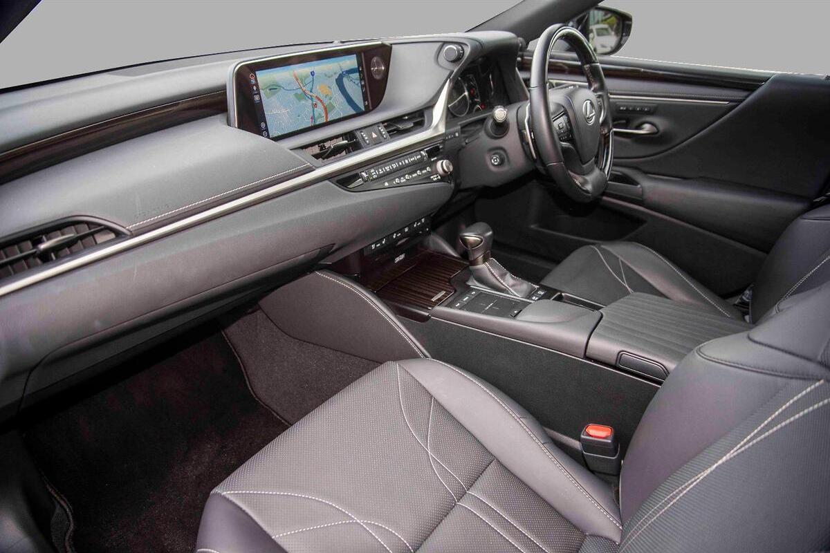 2024 Lexus ES ES300h Sports Luxury Auto image 7