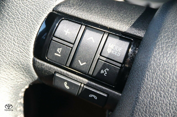 2024 Toyota Hilux 4x4 Rogue image 15