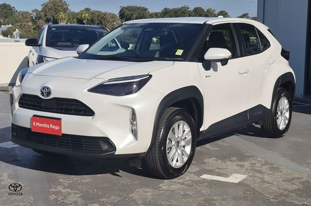 2024 Toyota Yaris Cross Hybrid GX image 4