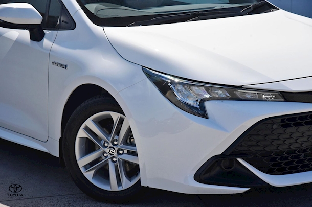 2023 Toyota Corolla Hatch Hybrid Ascent Sport image 2