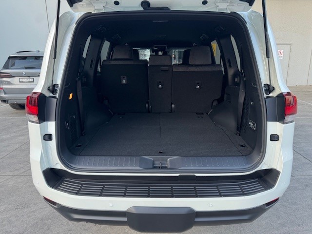 2026 Toyota LandCruiser 300 GXL Diesel image 5