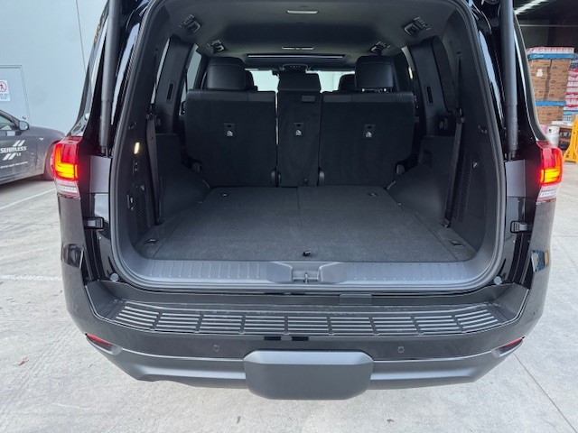2026 Toyota LandCruiser 300 Sahara Diesel image 5