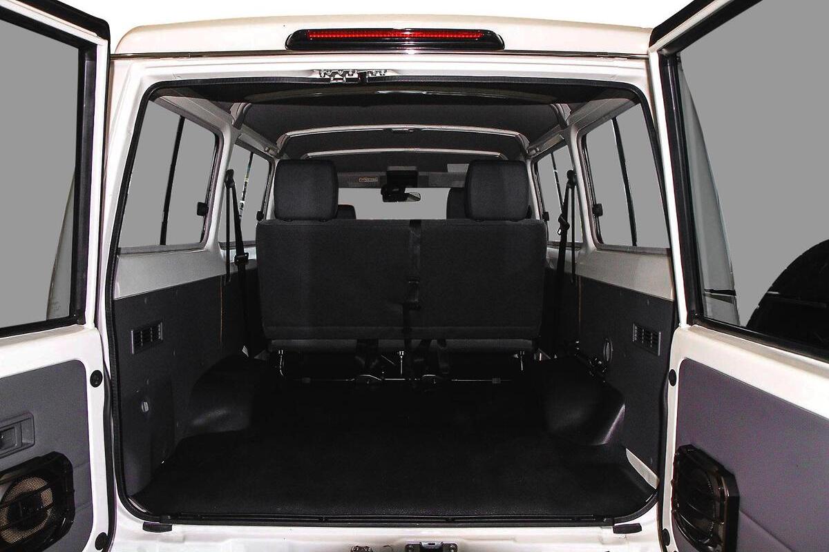 2025 Toyota Landcruiser GXL Troopcarrier Auto 4x4 image 7