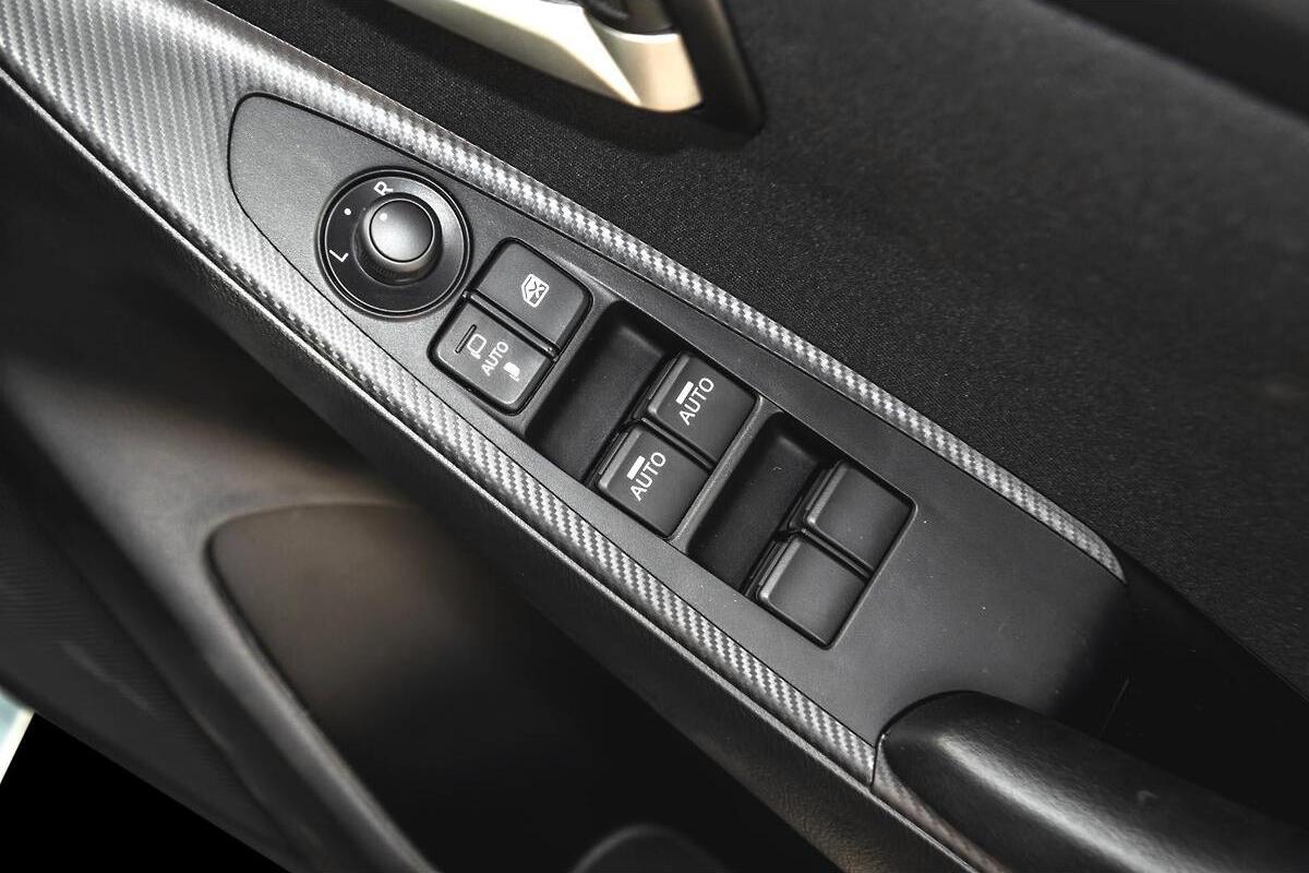 2024 Mazda 2 G15 Pure DJ Series Auto image 15