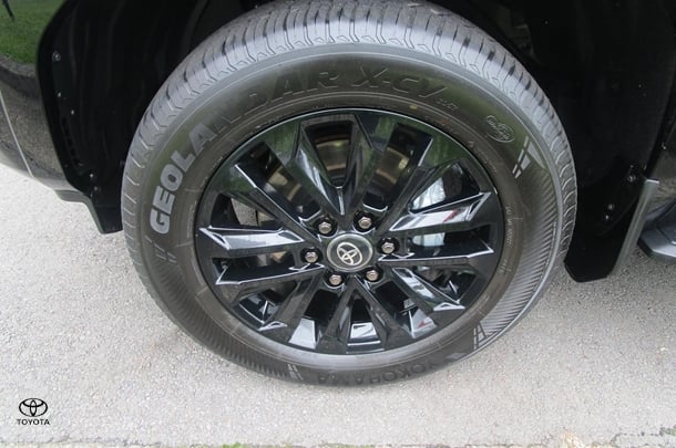 2024 Toyota Prado VX image 26