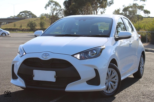 2023 Toyota Yaris Ascent Sport image 11