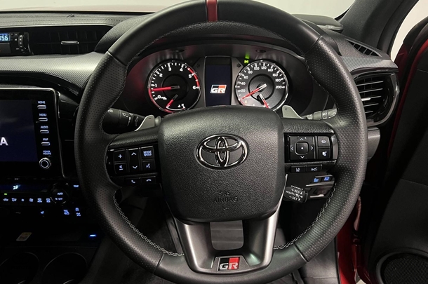 2024 Toyota Hilux GR-S image 17