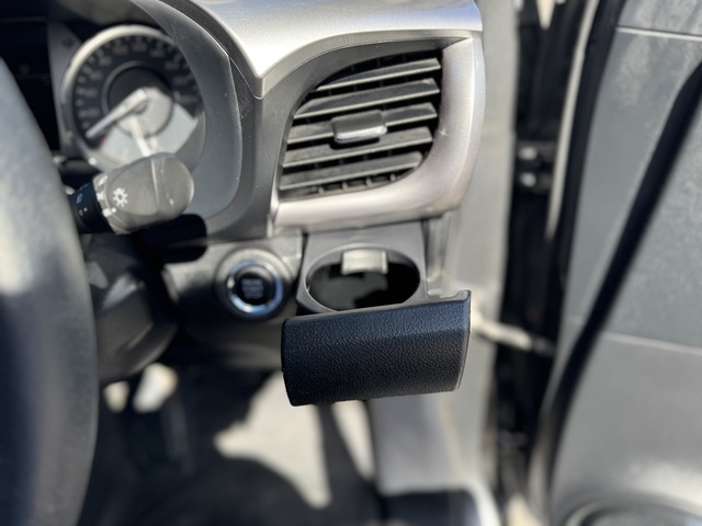 2023 Toyota Hilux SR5 image 14