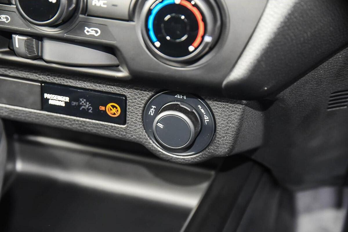 2025 Isuzu D-MAX SX Auto 4x4 MY24 image 12