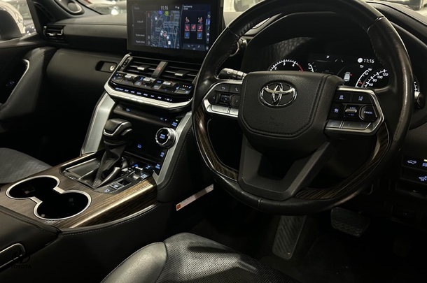 2022 Toyota Landcruiser Sahara image 9