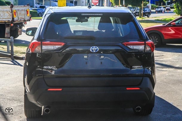 2023 Toyota Rav4 Hybrid GX image 5