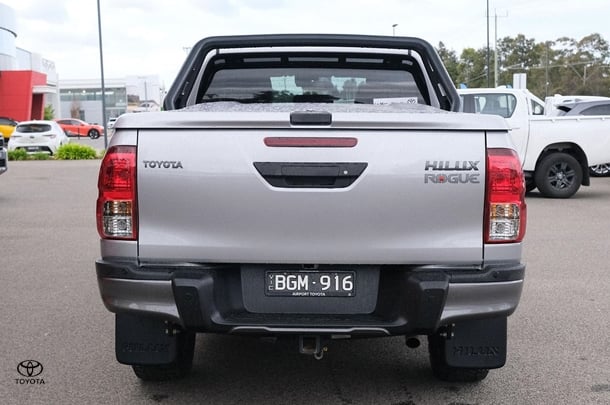 2019 Toyota Hilux Rogue image 4