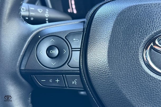 2023 Toyota Corolla Cross Hybrid GXL image 15