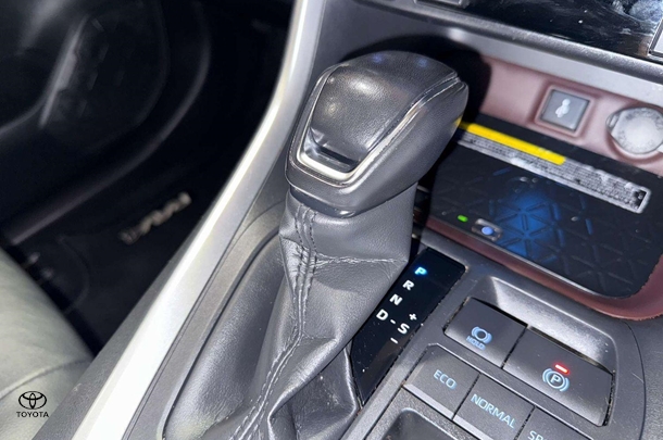 2021 Toyota Rav4 Hybrid Cruiser 2WD image 25