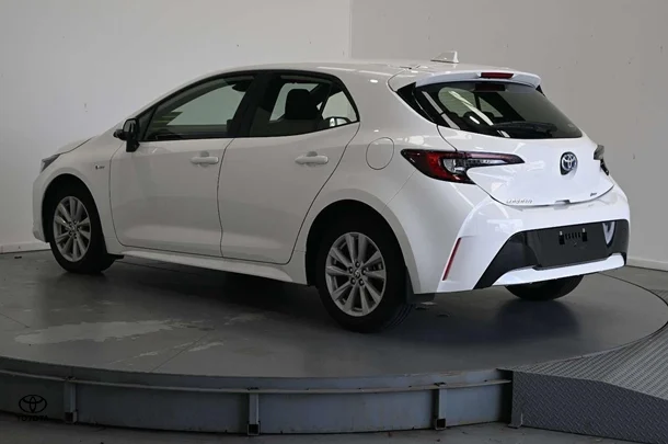 2024 Toyota Corolla Hatch Hybrid Ascent Sport image 7