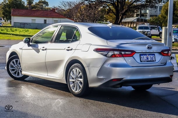 2023 Toyota Camry Hybrid Ascent image 2