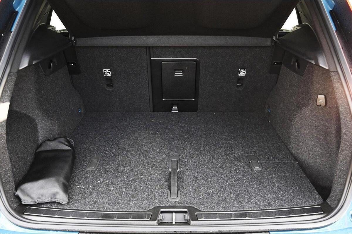 2024 Volvo XC40 Plus B4 Auto MY25 image 8