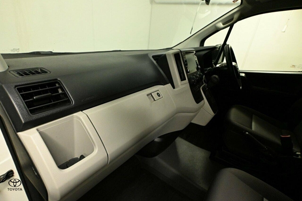 2019 Toyota Hiace LWB image 17