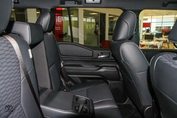 2024 Toyota Prado Kakadu image 7