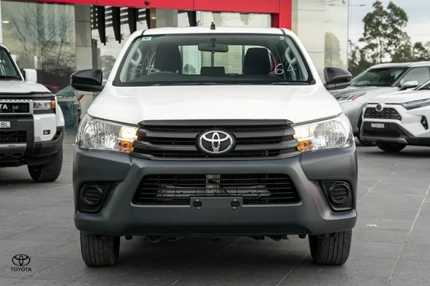 2019 Toyota HILUX Workmate image 4