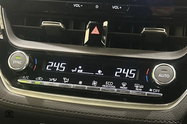 2023 Toyota Corolla Cross Hybrid Atmos AWD image 24