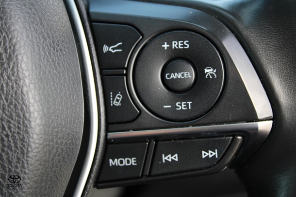2019 Toyota Camry Hybrid SL image 33