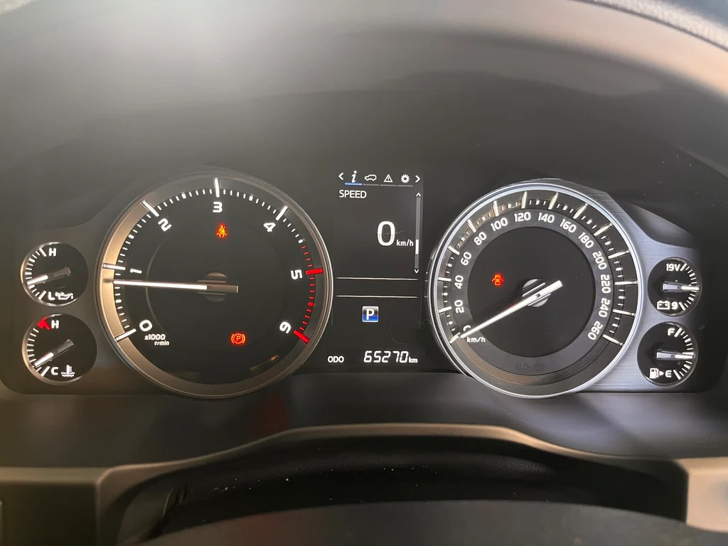2020 Toyota Landcruiser GXL image 21