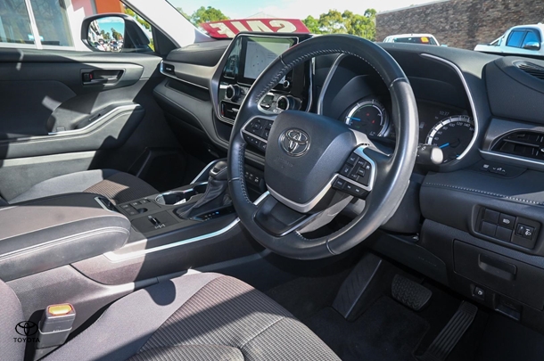 2022 Toyota KLUGER HYBRID GX AWD image 7