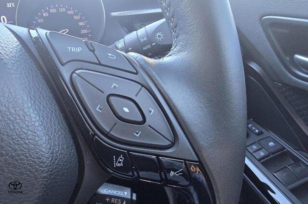 2021 Toyota C-HR Hybrid GR-S image 10