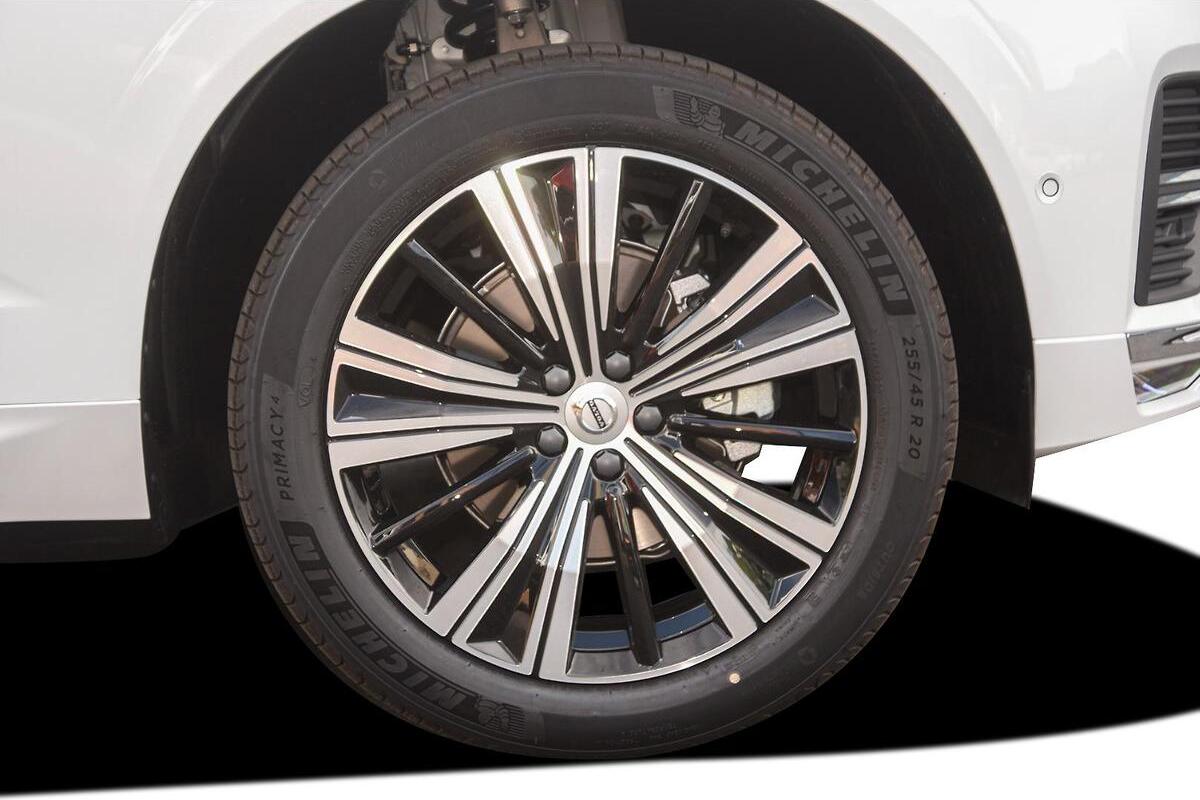 2024 Volvo XC60 Ultra B5 Bright Auto AWD MY25 image 9
