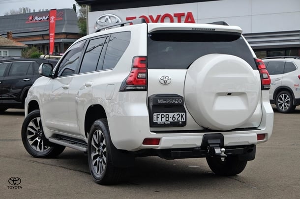 2023 Toyota PRADO VX image 2