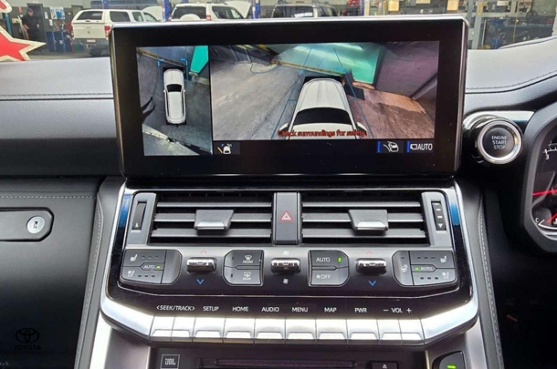2023 Toyota LandCruiser Sahara image 25