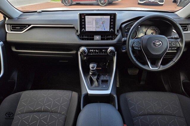 2021 Toyota RAV4 Hybrid GXL-2WD image 14