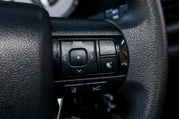 2024 TOYOTA Hilux 4x2 Workmate image 11