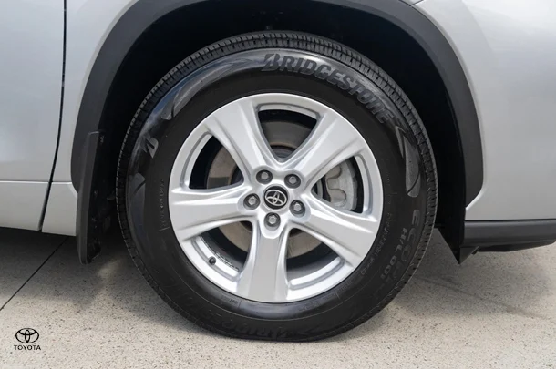 2021 Toyota KLUGER HYBRID GX AWD image 22