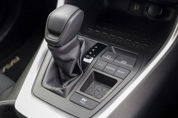 2024 Toyota Rav4 Hybrid GX-2WD image 20