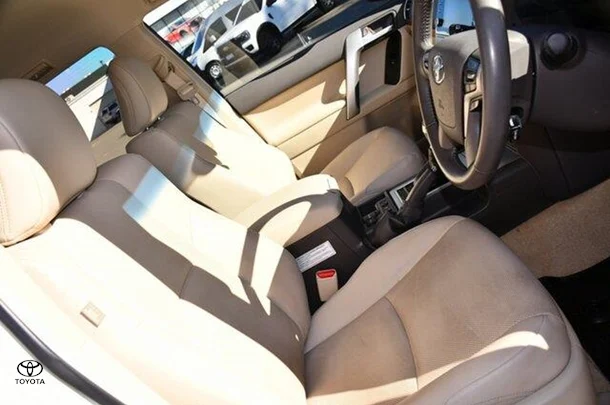 2021 Toyota Prado VX image 10